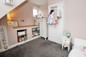 CHURCHILL CLOSE- click for photo gallery